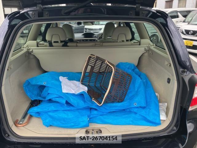 Volvo V70 2015-09 8102547-11