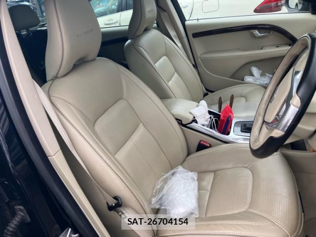 Volvo V70 2015-09 8102547-15