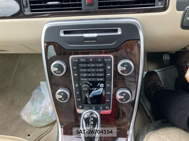 Volvo V70 2015-09 8102547-19