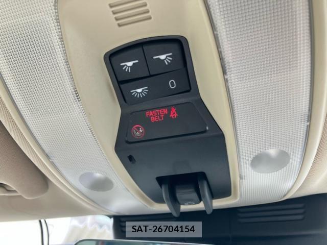 Volvo V70 2015-09 8102547-23