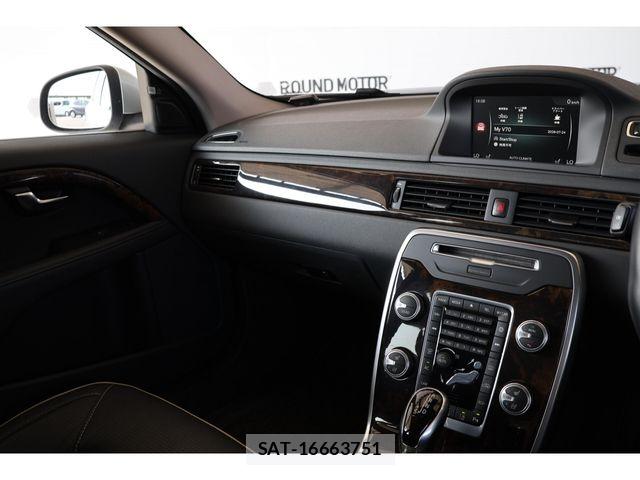 Volvo V70 2015-08 8210889-10
