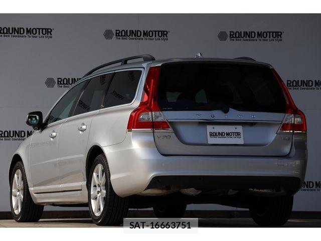 Volvo V70 2015-08 8210889-2