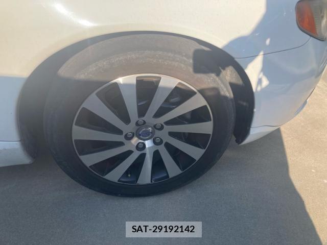 Volvo V70 2013-05 8232309-15