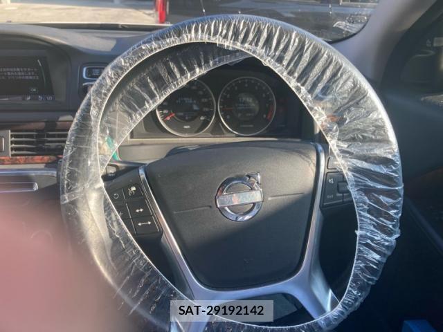 Volvo V70 2013-05 8232309-8