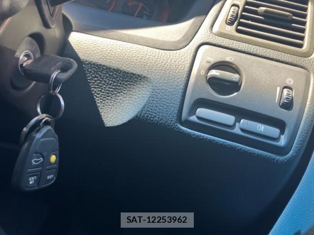 Volvo V70 2003-02 8353778-17