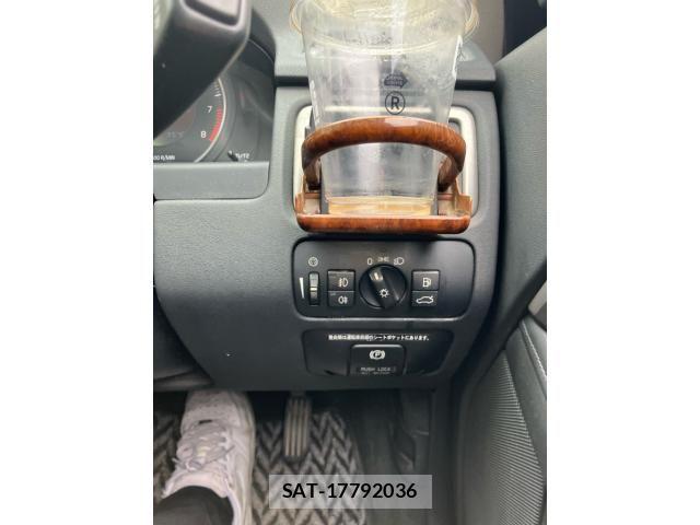 Volvo V70 2012-08 8369632-13