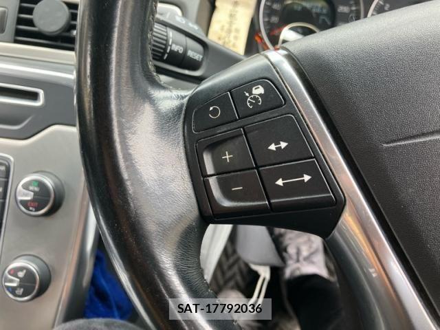 Volvo V70 2012-08 8369632-16