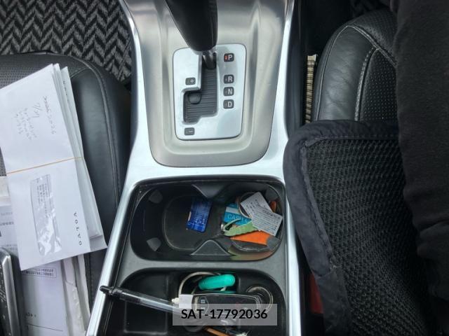 Volvo V70 2012-08 8369632-18