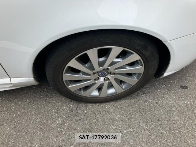 Volvo V70 2012-08 8369632-7