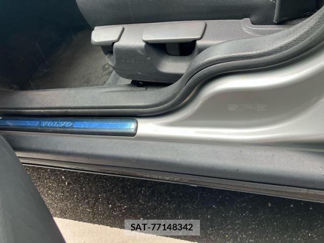 Volvo V70 2003-12 8746679-24