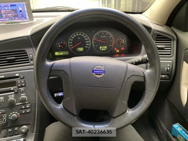 Volvo V70 2004-04 8746676-11