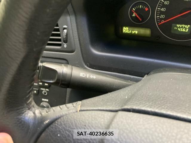 Volvo V70 2004-04 8746676-12