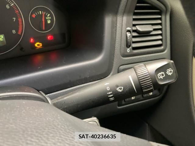 Volvo V70 2004-04 8746676-13