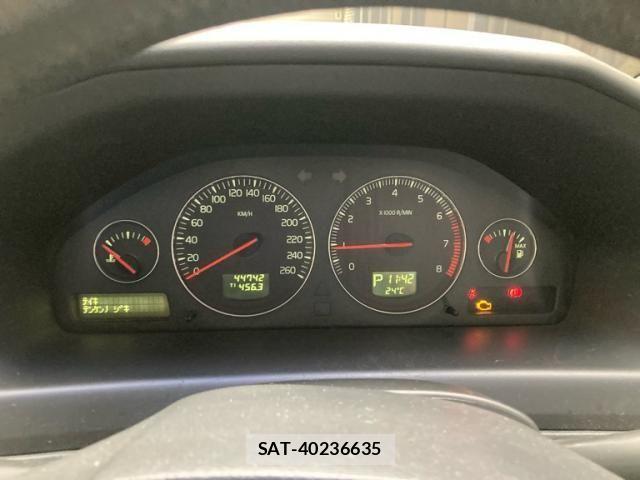Volvo V70 2004-04 8746676-16