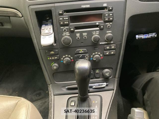 Volvo V70 2004-04 8746676-19