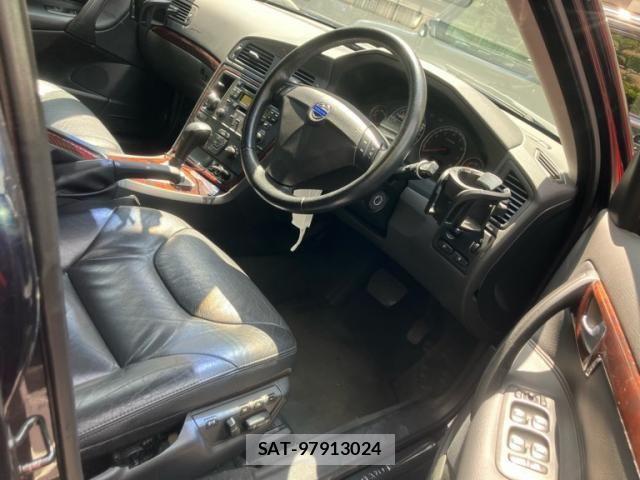 Volvo V70 2007-10 8746677-11