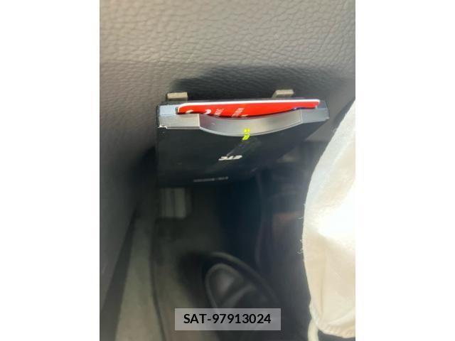 Volvo V70 2007-10 8746677-18
