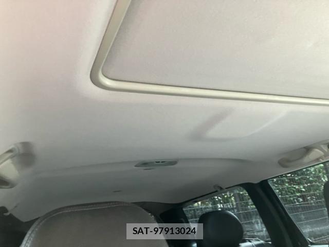 Volvo V70 2007-10 8746677-19