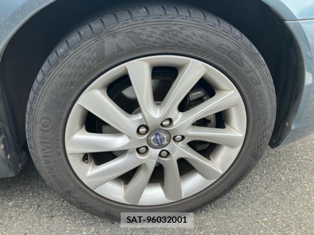 Volvo V70 2014-06 8746678-9