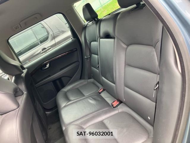 Volvo V70 2014-06 8746678-14
