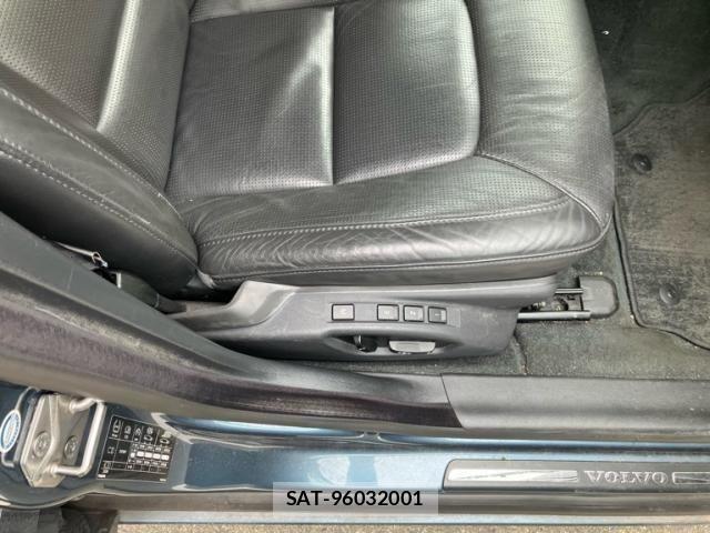 Volvo V70 2014-06 8746678-17
