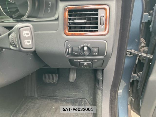 Volvo V70 2014-06 8746678-18