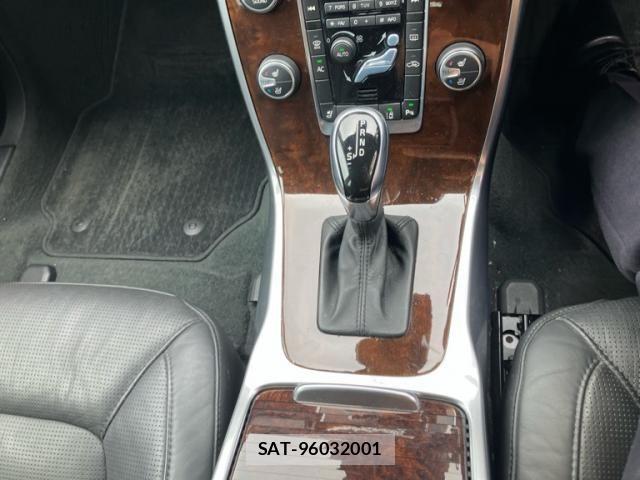 Volvo V70 2014-06 8746678-26