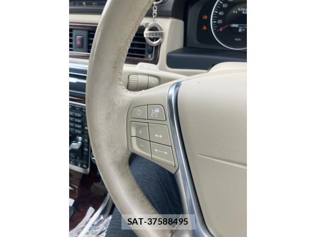 Volvo V70 2012-12 8797867-16