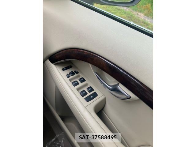 Volvo V70 2012-12 8797867-17