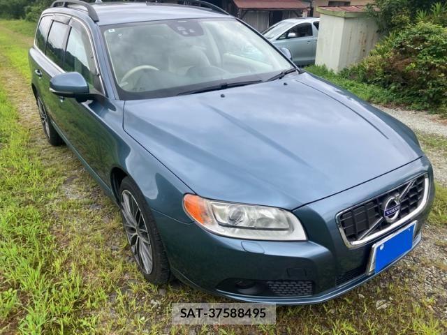 Volvo V70 2012-12 8797867-1
