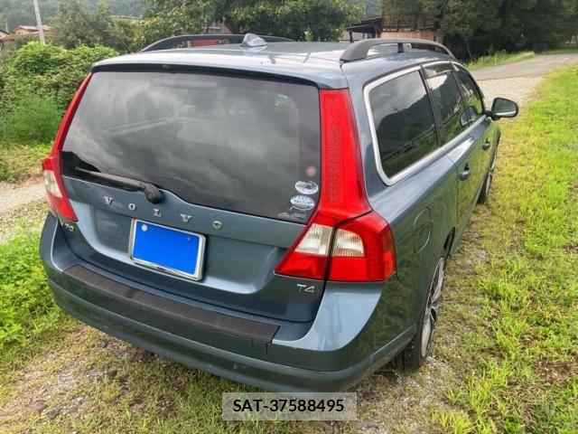 Volvo V70 2012-12 8797867-2