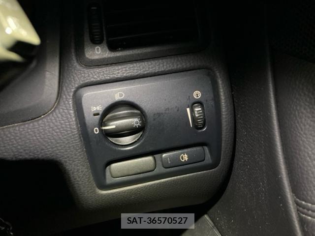 Volvo V70 2006-03 8832378-13