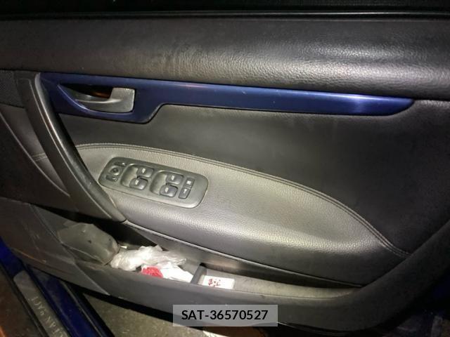 Volvo V70 2006-03 8832378-6