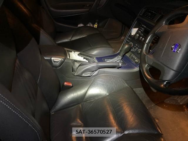Volvo V70 2006-03 8832378-7