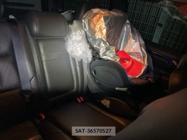 Volvo V70 2006-03 8832378-8