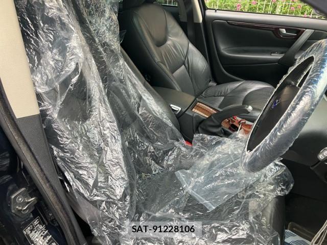 Volvo V70 2007-09 8832375-16