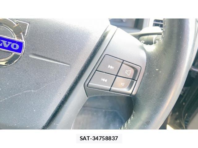 Volvo V70 2011-07 8832376-18