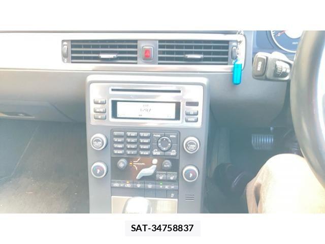 Volvo V70 2011-07 8832376-21