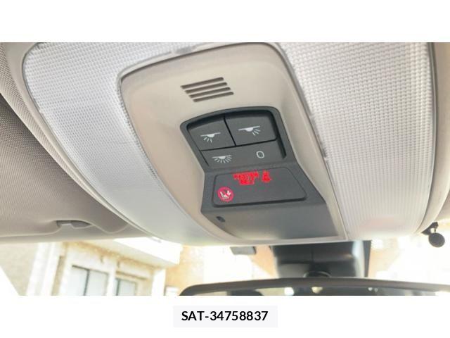 Volvo V70 2011-07 8832376-25