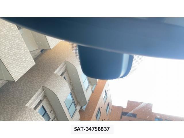 Volvo V70 2011-07 8832376-26