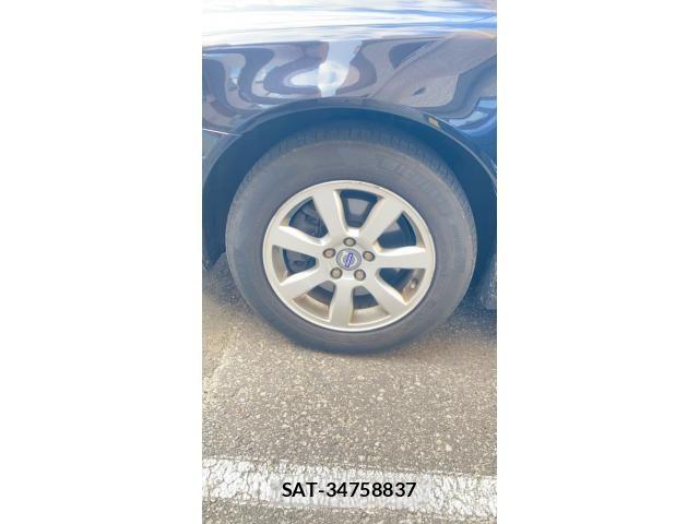 Volvo V70 2011-07 8832376-2