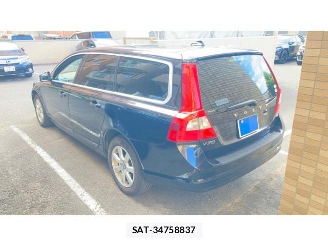 Volvo V70 2011-07 8832376-4