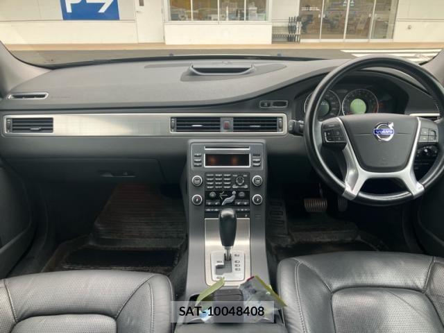 Volvo V70 2011-05 8882850-11