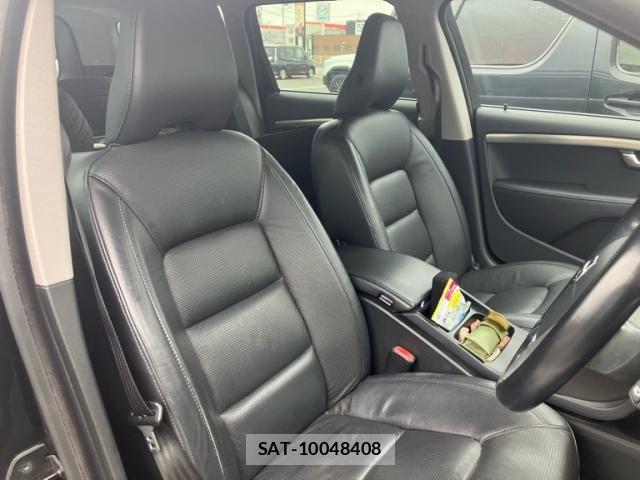 Volvo V70 2011-05 8882850-12