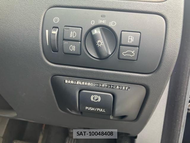 Volvo V70 2011-05 8882850-25