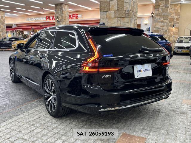 Volvo V90 2024-03 4051292-10