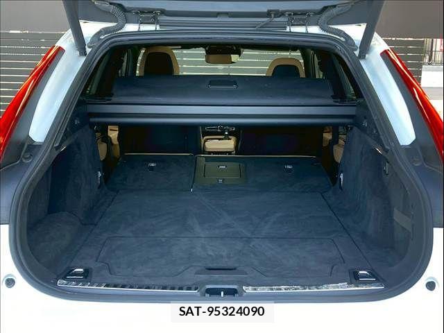 Volvo V90 2017-04 4759213-17