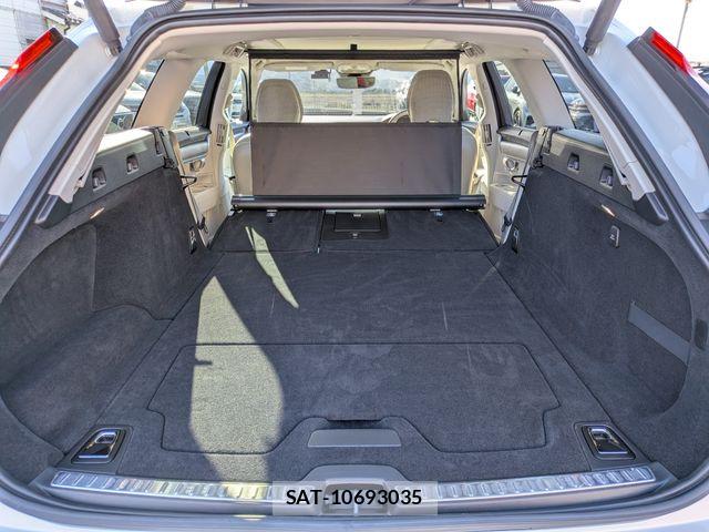 Volvo V90 2025-03 5882194-18