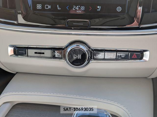 Volvo V90 2025-03 5882194-5