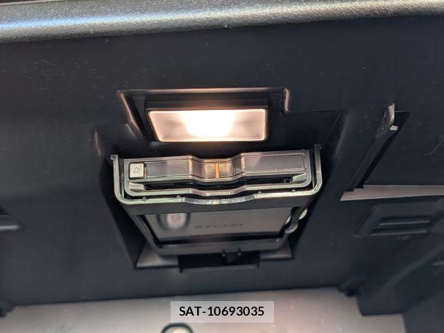 Volvo V90 2025-03 5882194-7